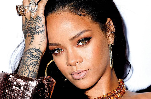 Rihanna sở hữu tới 25 hình xăm lớn nhỏ trên cơ thể